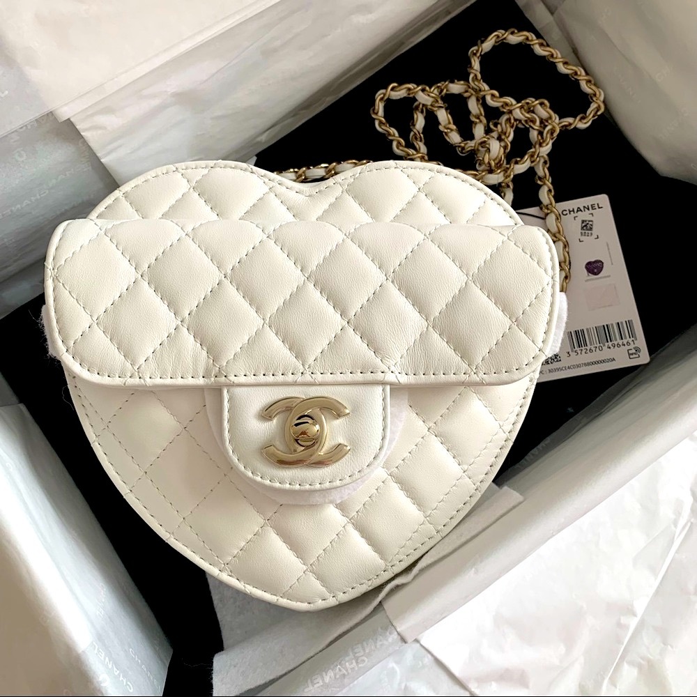 22S Chanel white heart bag